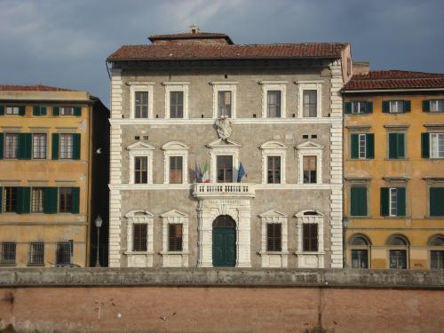 Pisa-Palazzo_alla_Giornata-facciata